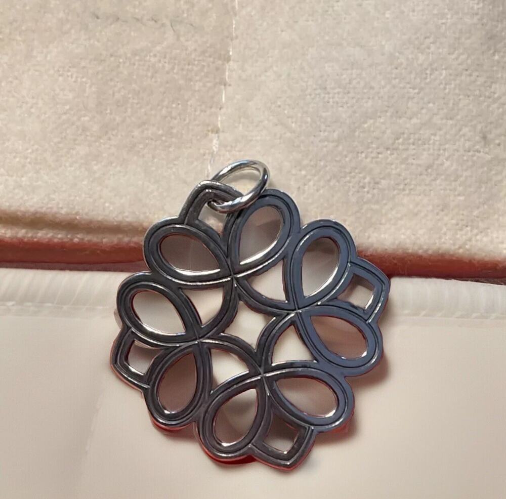 Retired James Avery 925 Sterling Silver Tracery Pendant 1.5" (5.39 Grams)